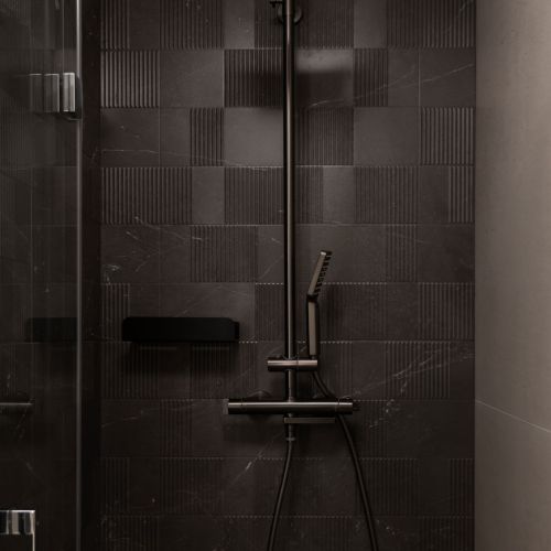Bateria prysznicowa w ciemnej łazience