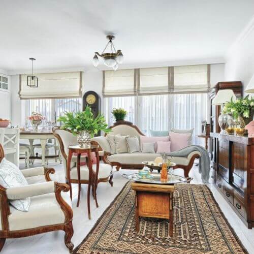 Piękne mieszkanie, a w nim pełno antyków. Połączenie starego z nowym daje wspaniałe rezultaty. Tak jak w przypadku tego