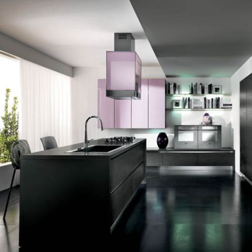 Model Brava z frontami melaminowymi oraz szklanymi kupimy w różnych kolorach, nawet złotym. Ok. 23 000 zł. CUCINE LUBE