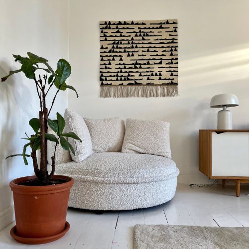 minimalistyczny kilim na ścianę