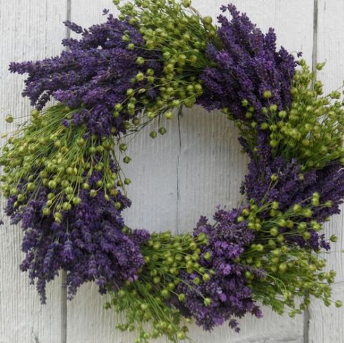 Może być piękną ozdobą drzwi czy stołu. Izabela Niżyńska i Piotr Niżyński , www.lawendowapasieka.pl