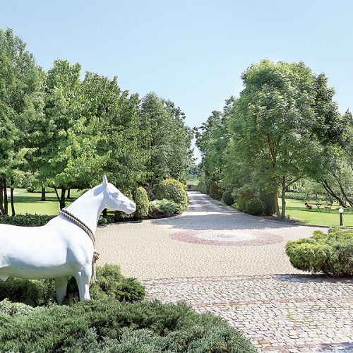 Można się tu poczuć jak w toskańskiej rezydencji, która należy do rodziny od kilkunastu pokoleń.