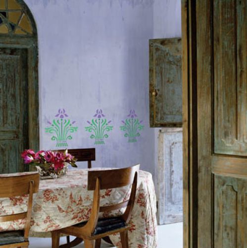 Na fioletowym tle. Bukiety z irysów