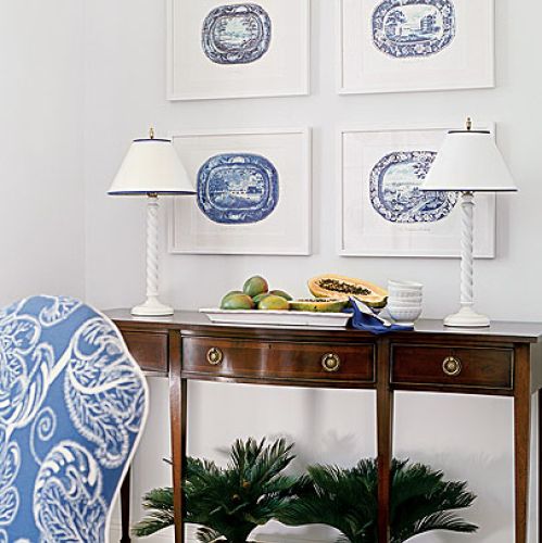 Nadmiar wzorów uspokoiła symetria – jeśli ustawiał konsole, to dwie identyczne obok siebie. Powtarzają się