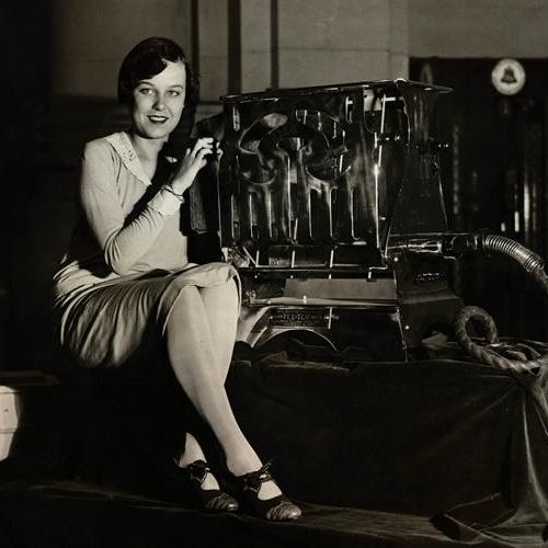 Największy toster na świecie, Narodowa Wystawa Sprzętu Elektrycznego, 1920 r., Manhattan, Nowy Jork, fot. CORBIS