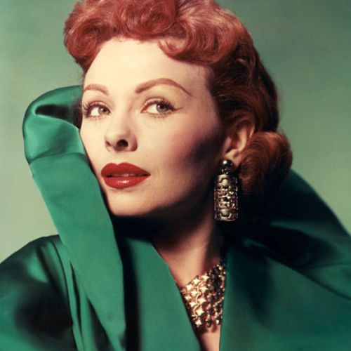 Nie da się o nim powiedzieć, że już starożytni… , bo kołnierz pojawił się późno, pod koniec gotyku. Przez setki