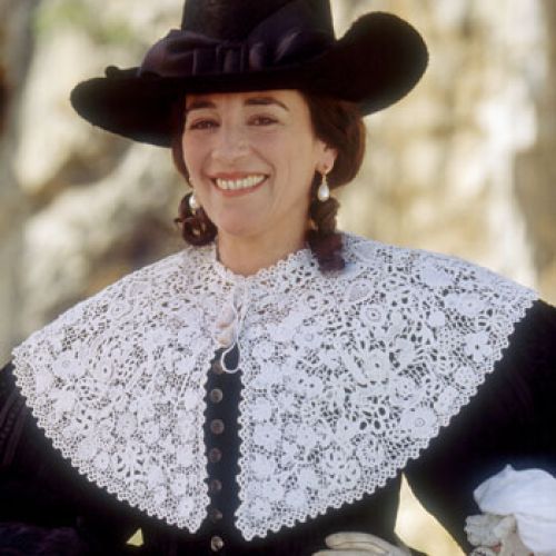 Nie da się o nim powiedzieć, że już starożytni… , bo kołnierz pojawił się późno, pod koniec gotyku. Przez setki