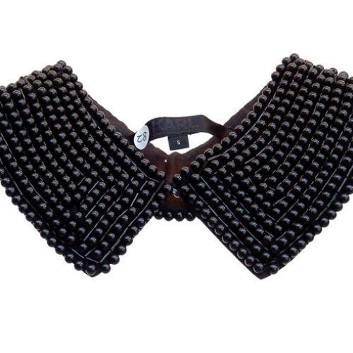 Nie da się o nim powiedzieć, że już starożytni… , bo kołnierz pojawił się późno, pod koniec gotyku. Przez setki