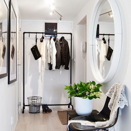 jak urządzić wąski przedpokój