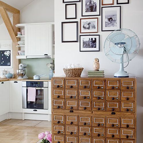 Nowe żcycie starego mebla - katalog z wrocławskiej biblioteki.