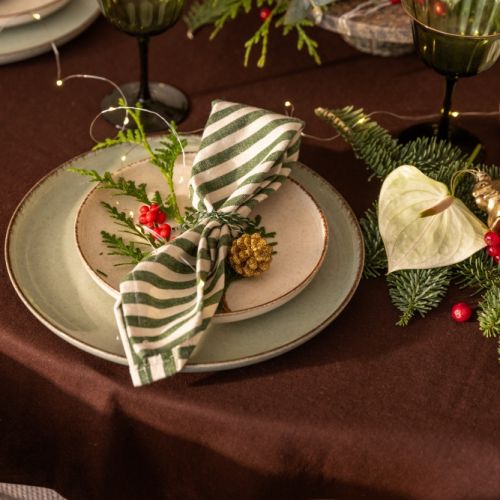 nowoczesna dekoracje stołu na boże narodzenie