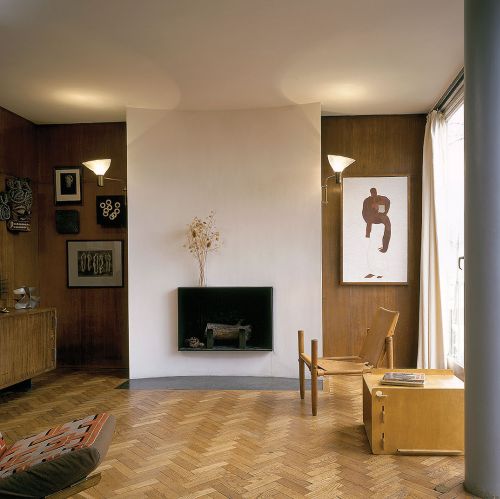 Nowoczesne wnętrze w modernistycznym stylu - dom przy Willow Road.