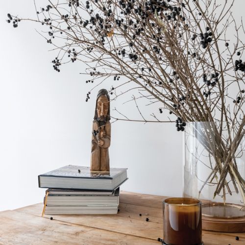 nowoczesna sypialnia ze starymi meblami