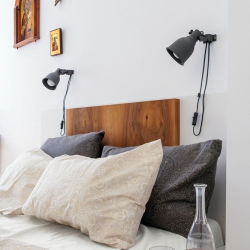 antyki w nowoczesnej sypialni