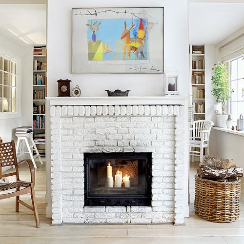 Obok kominka, duński fotelik z lat 50.