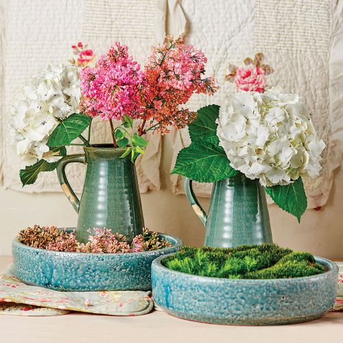 Obrazek zupełnie sielski, jak słynne Bzy w wazonie namalowane przez Édouarda Maneta.