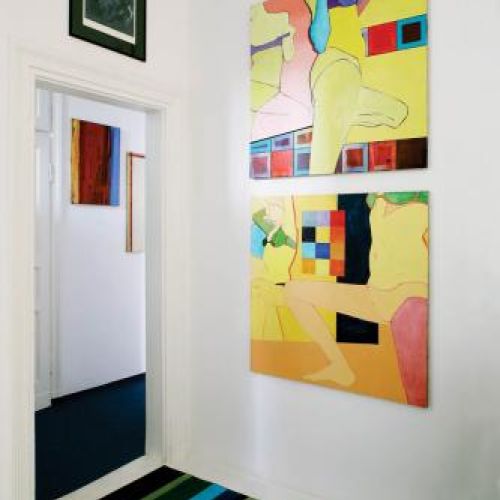 Obrazy z cyklu Dwoje się i troję były prezentowane w Pracowni Galerii Joli Czajki.