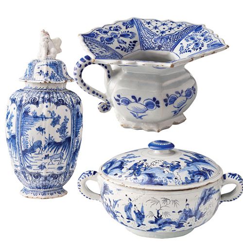 Od góry: cenna spluwaczka, 1740-1750 r., sygnowany wazon, warsztat De Grieksche A, 1722-1757 r. oraz