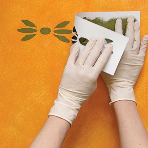 Odklejanie szablonu. Namaluj oliwki