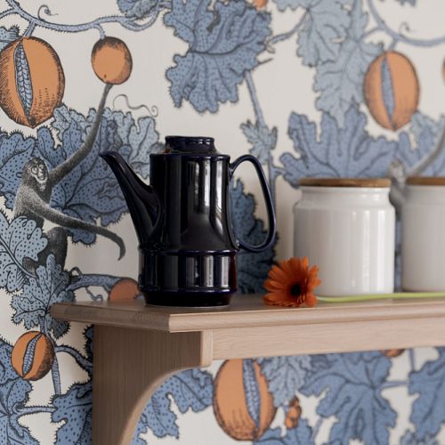 tapeta ścienna w kolorze niebieskim w kuchni