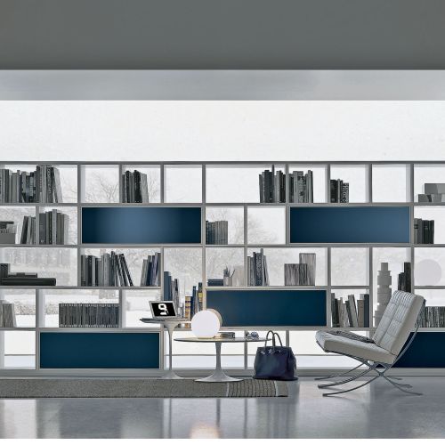 OPUS, białe aluminium, moduły poziome przeszklone – fronty i plecy w kolorze blu polvere, RIMADESIO, sf96.pl