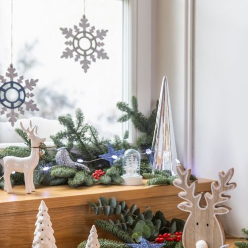 wiszące ozdoby świąteczne na okno