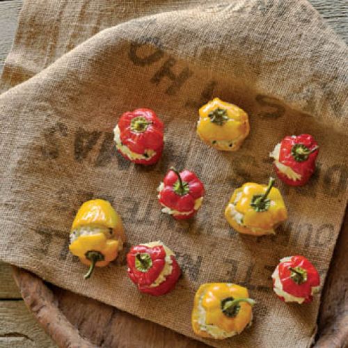 Papryki faszerowane ryżem, jagnięciną i pomidorami.