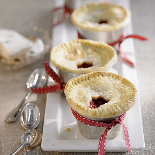 Paszteciki jabłkowo-żurawinowe. Przepisy na karnawałową imprezę