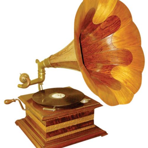 Patefony bez problemu można było dopasować do wnętrza. Zarówno tuby, jak i skrzynki nawiązywały stylistyką