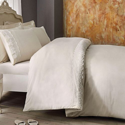 satynowa pościel z koronką