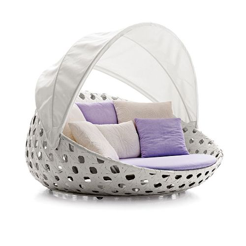 Pleciona Canasta pod chmurką, Patricia Urquiola dla B B ITALIA.