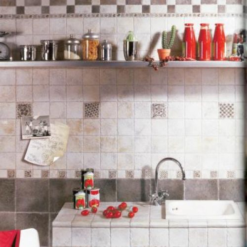 Płytki z serii Fuel: szara Gesso – 155 zł/m², ciemna – 135 zł/m², dekor Inserto Fuel – 135 zł/cztery sztuki. Yeti