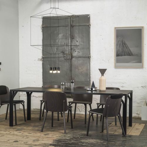 Zakręcone krzesła: gięte, modne i wygodne