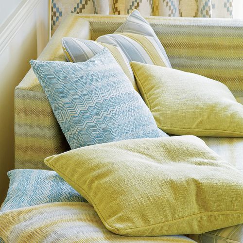 Poduszki od Jane Churchill, tkaniny od 250 zł/m, Impresje.