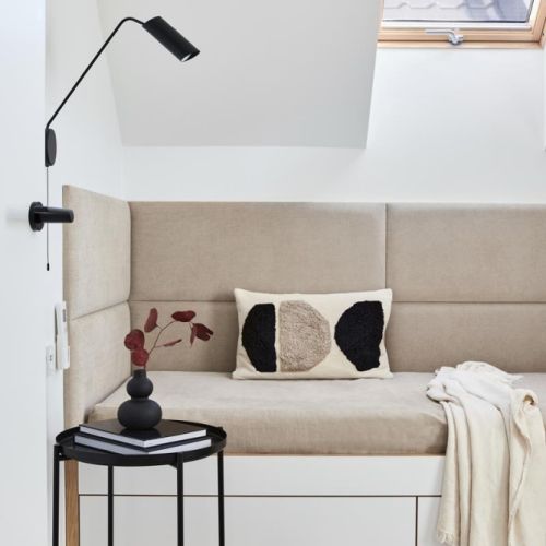 pokój na poddaszu ze skosem