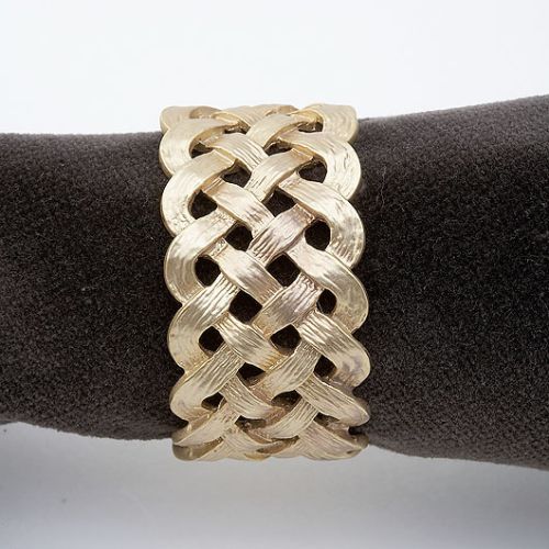 Pokryty 24-karatowym złotem. Smoki i ważki na stół