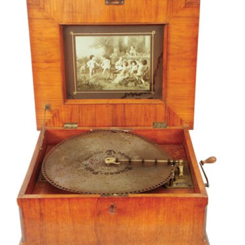 Polifon z metalowymi płytami, cw 4700 zł, niesprzedany, DESA UNICUM.