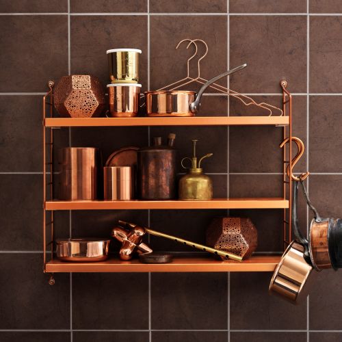 String - lekki pomysł na półkę