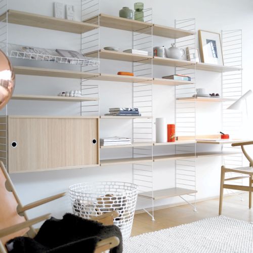 String - lekki pomysł na półkę