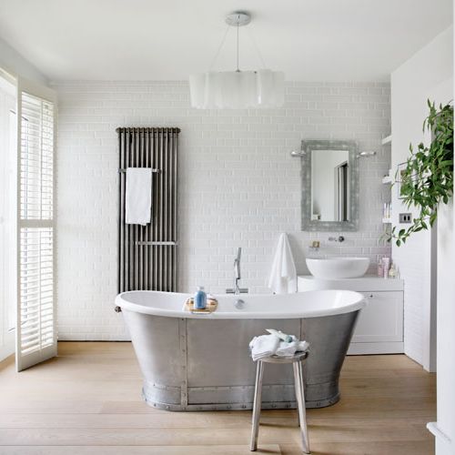 Polska wanna marki Pool-Spa ma w sobie coś greckiego, loftowego i magicznego.