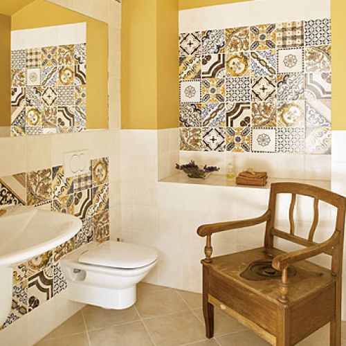 Łazienka z fantastycznym pomysłem na ścianę.