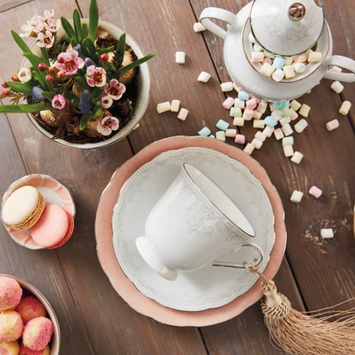 Porcelana Moments od Fyrklövern. Romantyzm w odcieniu pudrowego różu