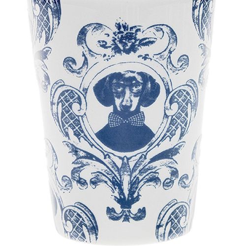 Porcelana z serii Tillsammans każdy pies ma swoje imię.