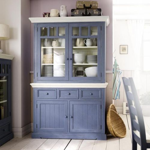 Postarzany kredens w stylu rustykalnym z kolekcji Laguna marki Seart.