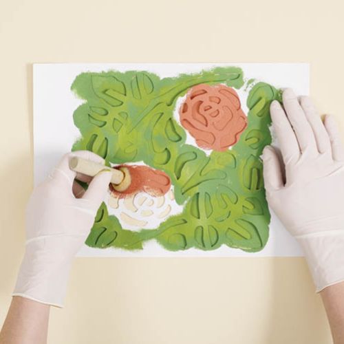 Potem malujemy drobniejsze elementy wzoru.