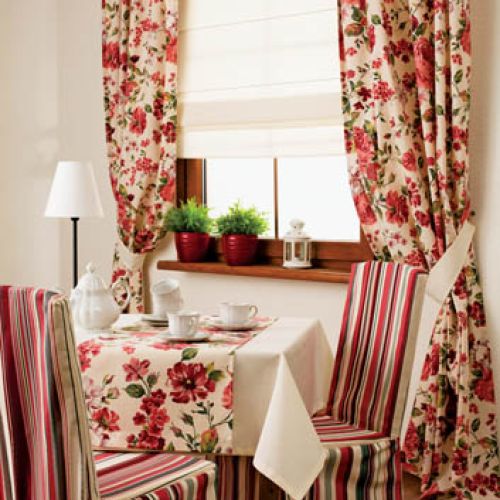 Projektanci tkanin bawią się kwietnymi wzorami. Wzory i kolory do wyboru.