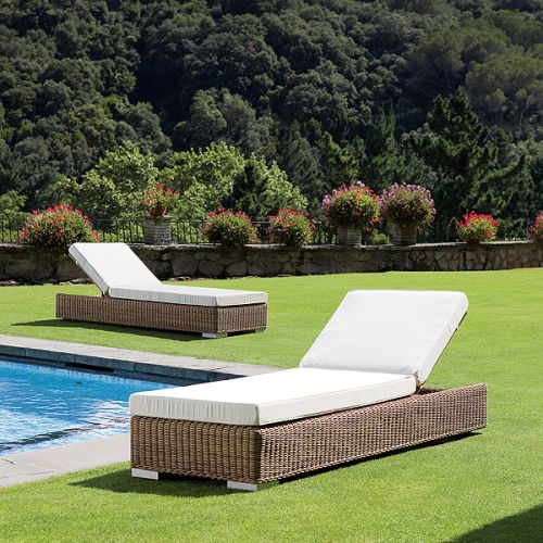 Prostota w cenie: plecione leżanki z regulowanym zagłówkiem z kolekcji Golf, Patt Mebel