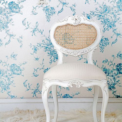 PROVENCAL HEART CHAIR, do sypialni, ręcznie rzeźbione, ok. 329 euro, THE FRENCH BEDROOM, frenchbedroomcompany.co.uk