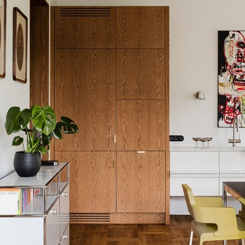 przedwojenna elegancja i współczesny design w mieszkaniu w kamienicy