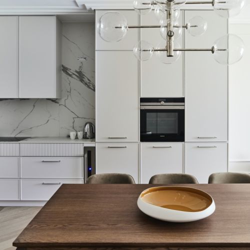 kuchnia w stylu francuskiej kamienicy